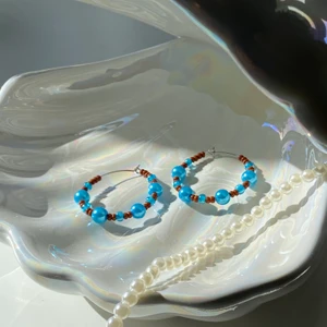 egentillverkade örhängen  - Söta egentillverkade örhängen. 🤍                       Säljer för 30 + 12kr i frakt!                                       