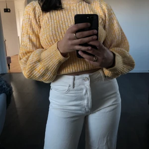 Gul tröja  - Knappt använd, är i storlek XS men passar S