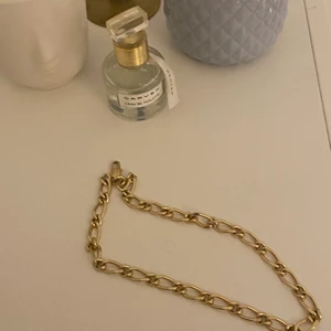 Hals band ifrån & Other Stories - 70kr ⚡️⚡️