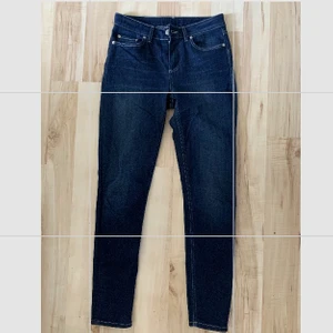 Acne Studios jeans - Säljer mina gamla Acne Studios jeans då dom blivit försmå:/  Storlek 25/32 skulle nog säga att dom motsvarar en Xs✨ 20kr