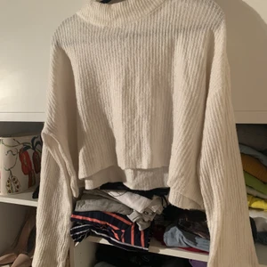 Vit stickad tröja  - Använt 3 gånger 