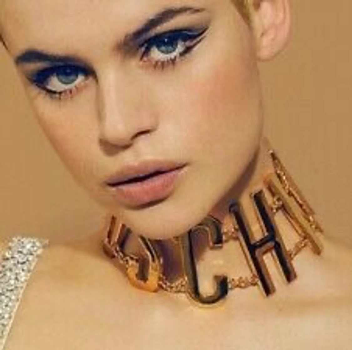 Moschino halsband  - 91