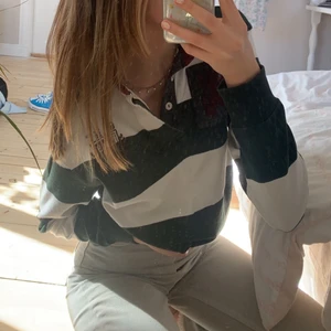 gant sweatshirt  - ascool sweatshirt som jag fått av min pappa , han hade denna själv när han var yngre men har endast användts vid ett tillfälle , annars oanvänd . 