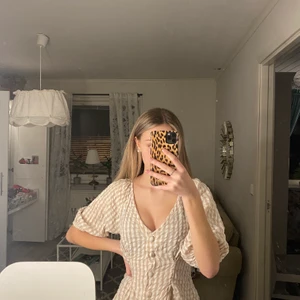 Topp från Bikbok - En söt topp/blus från Bikbok, fint skick! 