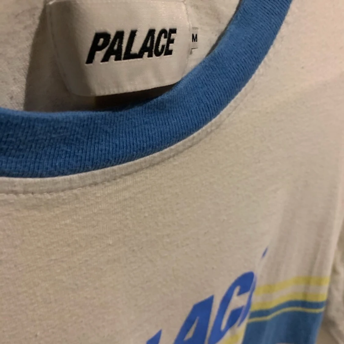 Palace London Tee - 90