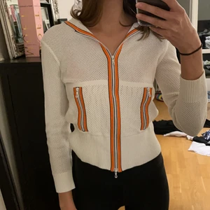 Super cool kofta  - En as snygg kofta från escada, storlek 36!