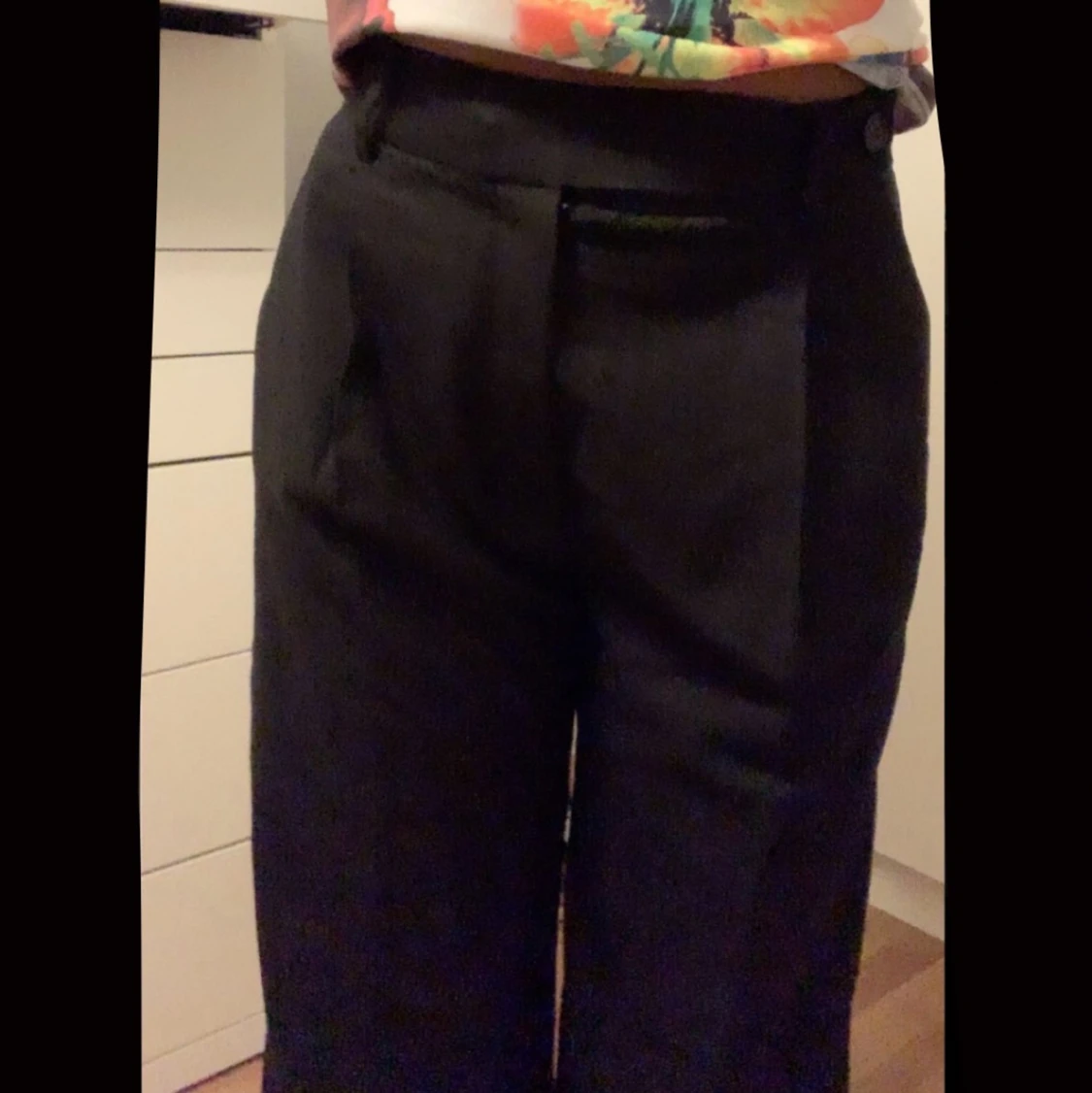 Svarta kostymbyxor  - 90