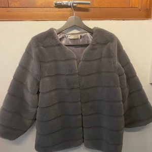 Pälsjacka - Fin jacka, använd fåtal gånger 