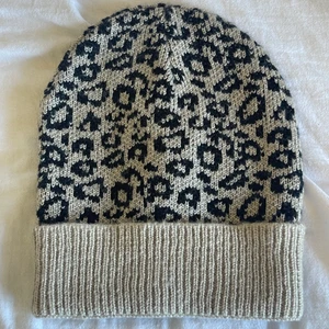 leopard mössa🐆 - Helt oanvänd leopard mössa! Helt slutsåld. Pris kan diskuteras. 🐆❤️‍🔥