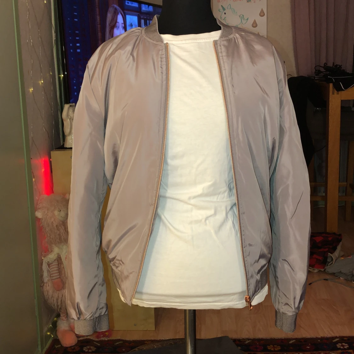 Skitsnygg bomberjacka 