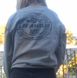 Sweatshirts  - En fin tröja inga fläckar bra kvalite endast använt få tala gånger 