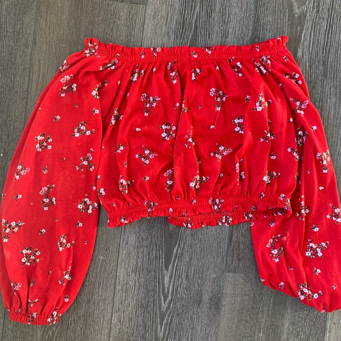 Röd blommig topp - 90