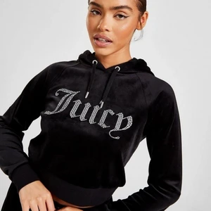 Juicy couture hoodie ⚡️⚡️ - Säljer min älskade juicy hoodie pga att jag beställt dubbla, helt nytt skick strl xs💘 nypris 800kr 