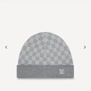 Louie vuitton mössa! - Grå louie vuitton mössa! Aldrig använt, Inga skador och är fräsch och bra skick! Mer info i pm! Swish✅ fraktar📦