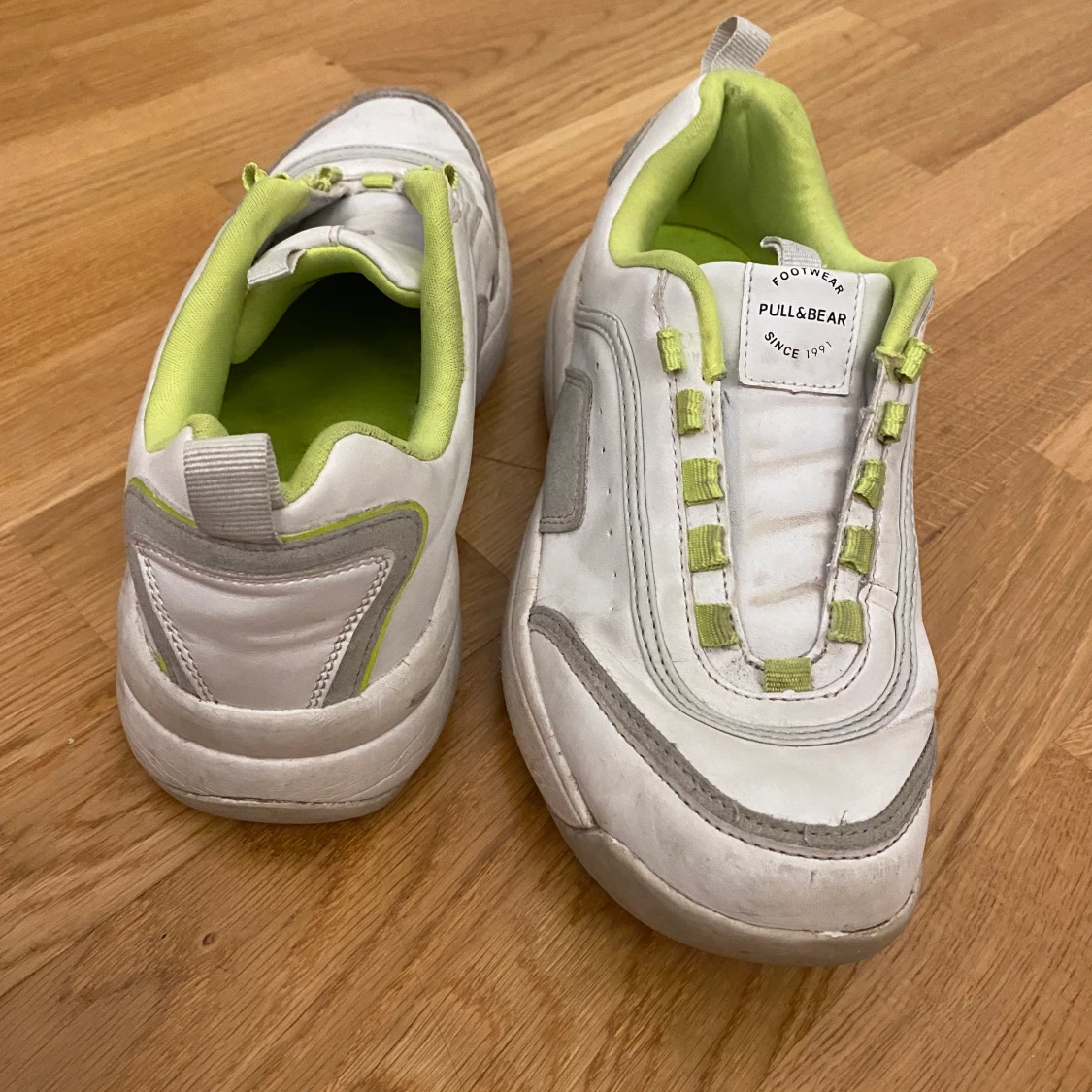 Vita neon och reflex sneakers  - 90