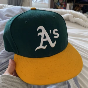 keps - Skitcool och trendig keps som jag tyvärr aldrig använder. Myclet väl använd och köptes för 449kr! Budgivning om högt intresse! 😊