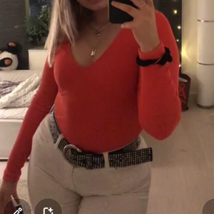 Röd långärmad tröja  - Sjukt fin tröja men använder aldrig❤️ storlek XS men väldigt stretchig så funkar upp till M också