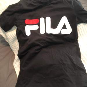 Oanvänd T-shorts från Fila