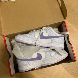 Nike dunk low Purple Pulse 36,5 - Endast testade, kan eventuellt gå ner i pris vid snabb affär
