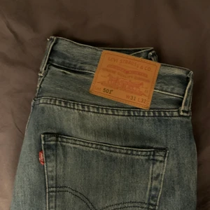 Levis 501 Jeans - Levis Jeans av modellen 501. Mycket gott skick! Storlek 31/32