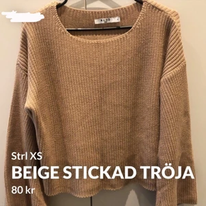 Beige stickad tröja - Beige stickad tröja från NA-KD i storlek XS. Passar även S. Skriv privat för mer info eller bilder.😊💞