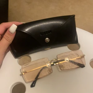 Shein  - Solglasögon från shein bra skick