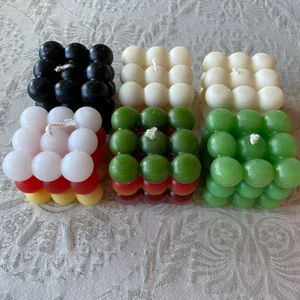 ’Bubbel’ artsy ljus - Stora bubbelljus i olika färger 🌈 Enfärgade ljus kostar 69kr och de flerfärgade ljusen kostar 99kr 🌻🌷 Se mina andra annonser för fler färger och sorter av ljus/hantverk 