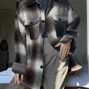 Oversized flanelljacka - Förra årets populäraste jacka? Tog slut på några dagar i butikerna. Minst lika snygg i år. Den perfekta höst-jackan. 