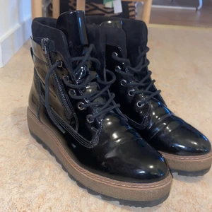 Kängor från bootz  - kängor som är i bra skick och använda ca 4-5 gånger