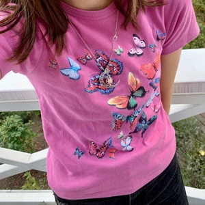 Gullig Y2K topp  - Gullig Y2K topp från Urban outfitters. Storlek S. Kontakta oss om ni vill ha mer bilder/information. 80kr + frakt. 📦🧸