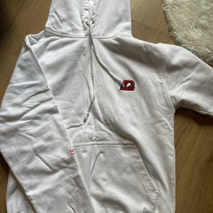 Hov1 Hoodie limited edition  - Hov1 snake hoodie från popup på grönalund 2018, strl S. Ge bud!! Kan även tänka mig gå ner i pris😋