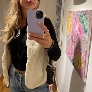 Rebecca Minkoff väska - Hej! Säljer denna Minkoff väska. I gott skick och mycket sparsamt använd. Hör av er vid frågor. Köpare står för frakt! 