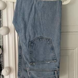 90s High waisted jeans från Ginatricot