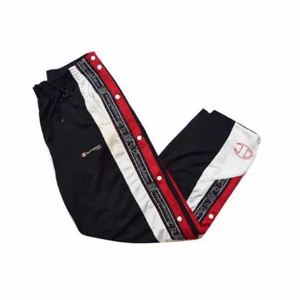 Champion sweatpants - Kjøpt på depop med kule detaljer på siden av beina. Oversized fit