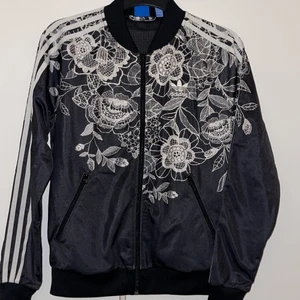 Adidas kofta - Använd några gånger! I bra skick