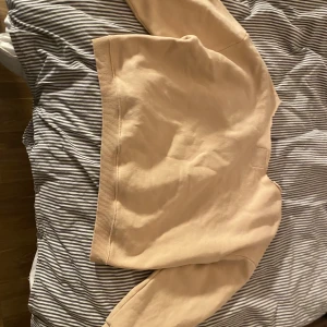 Sweatshirt lager 157 stl L/Xl - Föredetta hoddie avklippta luva köpt för 200kr säljer för 100kr