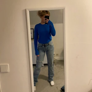 Zara jeans - Säljer mina fina zara jeans. Älskar de så mycket men d kommer tyvärr inte så mycket till användning. Storlek 34