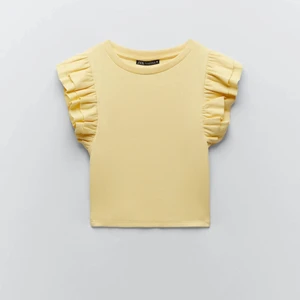 Volang topp  - Säljer denna slutsålda tröja ifrån zara 150kr+frakt 🌟🤩