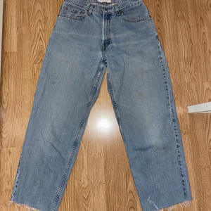 vintage Levis jeans - vintage Levis jeans modell 560. Midjemått: 74cm. kan mötas upp eller frakta