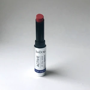 läppstift  - helt oanvänt läppstift från isadora💋 säljer för råka köpa fel färg:(  köpt på kicks för 140kr