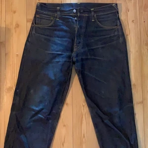 Evisu Jeans - Ett par snygga Evisu Jeans med rosa detalj. Storlek 34. Använda men i gott skick. 