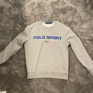 Polo Sport sweatshirt - Grå polo sport sweatshirt. Condition 9/10