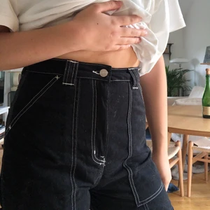 Weekday byxor - Byxor från weekday i storlek 36. Gratis frakt men kan också mötas upp i Lund:) (Jag är 172)