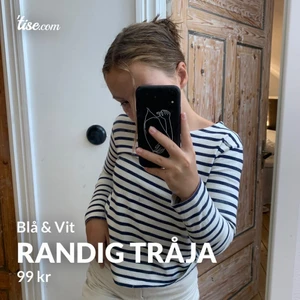 Tröja  - En blå och vit randig tröja, köpt i Göteborg 💕