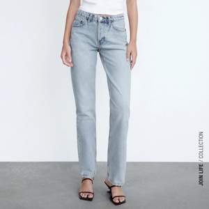 Säljer dessa jeans i modellen ”Mid Rise straight” från Zara. Endast använt 1 gång💓