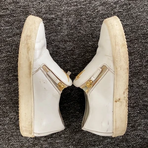 Giuseppe Zanotti - Säljer dessa då de är för små. Storlek 41 Limited edition 