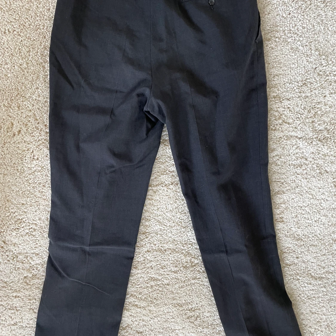 Mörkgråa kostymbyxor - 90