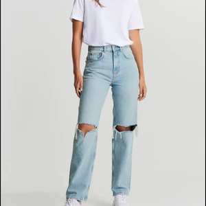 Jeans! - Säljer dessa jeans från Gina tricot då de inte kommer till användning. Tog bort förra annonsen då det strulade med budgivningen💕frakt tillkommer