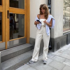 Djerf avenue ”Summer pants”  - Säljer dessa superfina byxor från Matilda Djerfs märke Djerf avenue som inte längre finns att köpa. De är i nyskick. Nypris 1499, säljer för 1000 (lånade bilder)