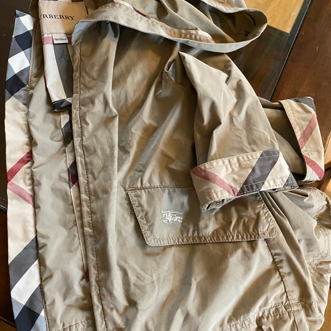 Burberry Jacka barn storlek 86